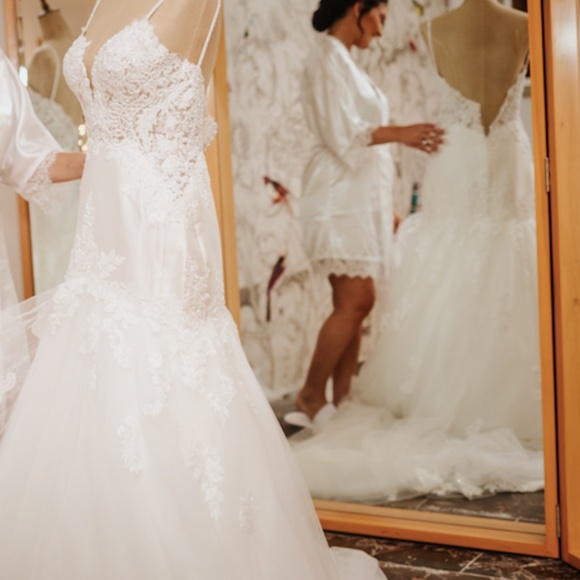 Martina Liana 906 Wedding Dress - Picture 4 of 5